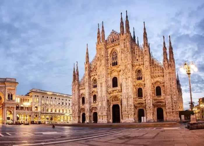 Catedral de Milán, Milán, Italia. - ArquitecturaPura.com