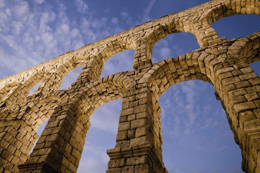Arquitectura romana 21 Acueducto de Segovia España.
