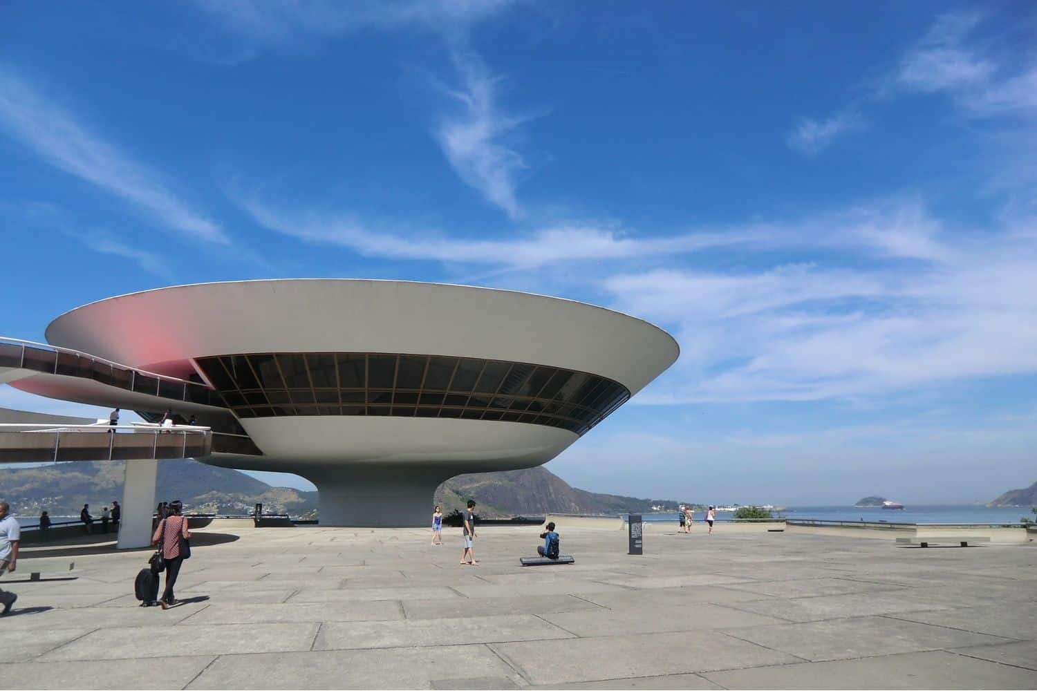 panorama del Museo de Arte Contemporáneo Niterói