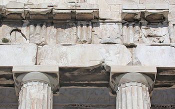 Arquitrabe del Partenón, un ejemplo del Orden Dórico.