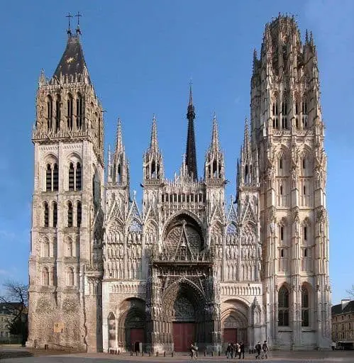 Catedral de Ruan, fachada oeste estilo gótico flamígero.