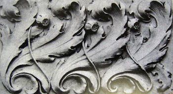 Ejemplo de hojas de acanto utilizadas en una decoración arquitectónica polaca.