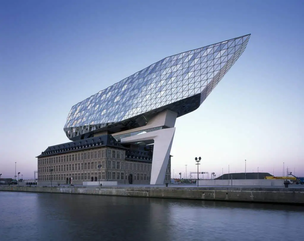 Oficinas portuarias de Amberes Zaha Hadid Architects
