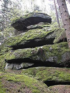 El granito es un ejemplo de roca ígnea .