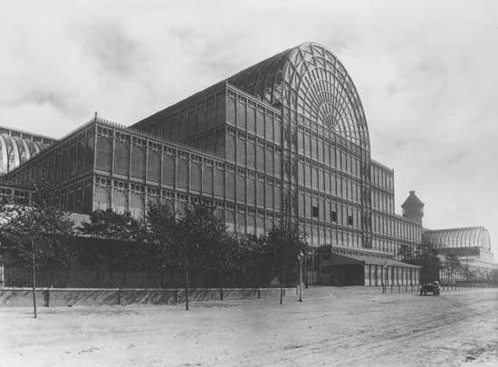 La Revolución Industrial y los Primeros Productos Arquitectónicos