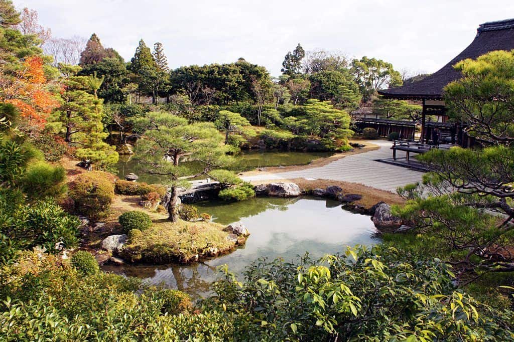 El jardín norte de Ninna-ji en Kioto, un clásico jardín de paseo