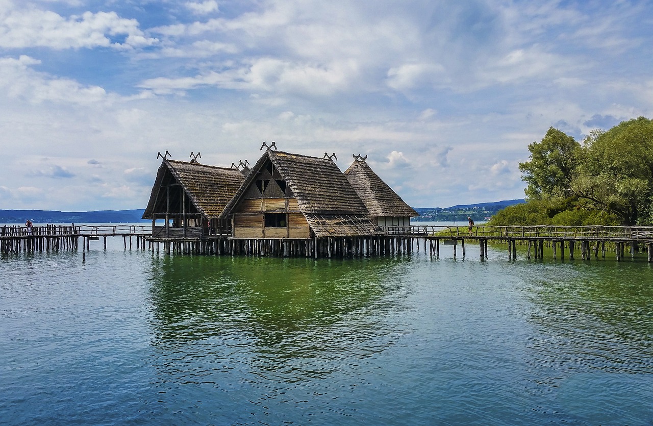 Palafitos Tribus germanicas y Haus am see