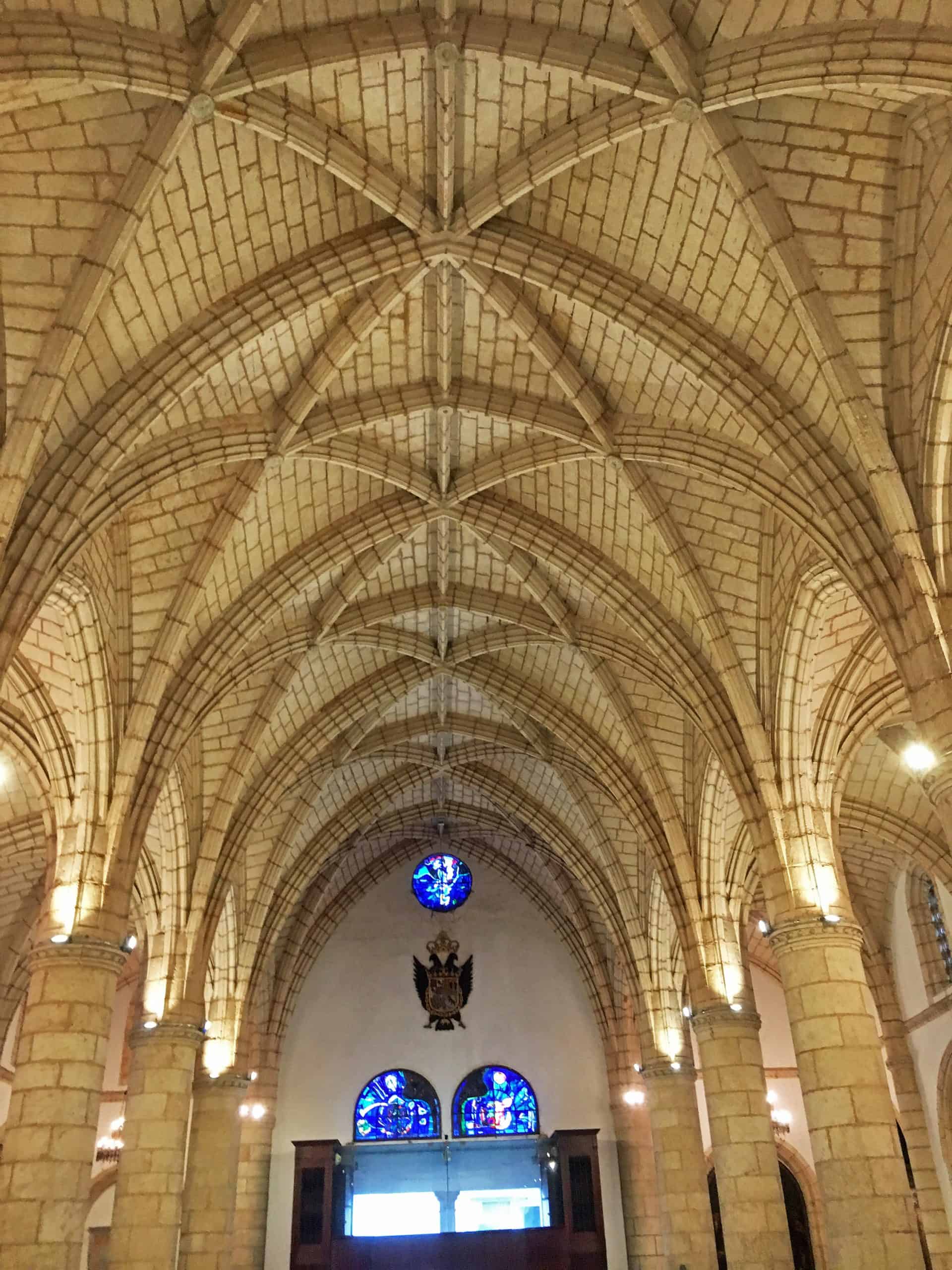 Interior catedral Primada de America scaled